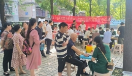 义诊活动进社区，便民行动暖人心